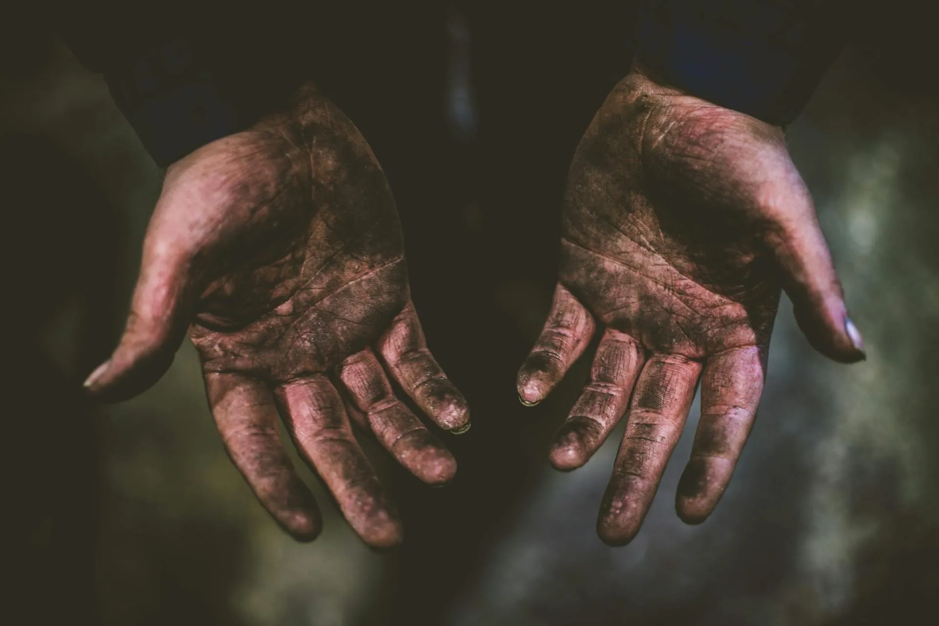 photo de mains d'artisans